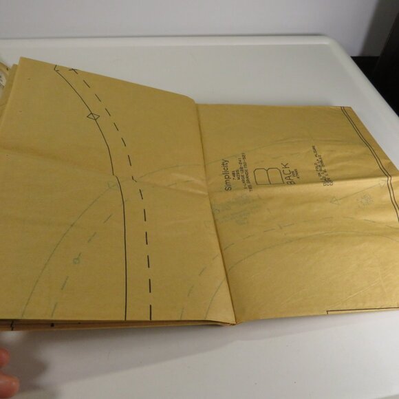 Simplicity 7481 Clothing Pattern EASY UNCUT size22-24 Dress, short sleeves shit - Picture 8 of 8